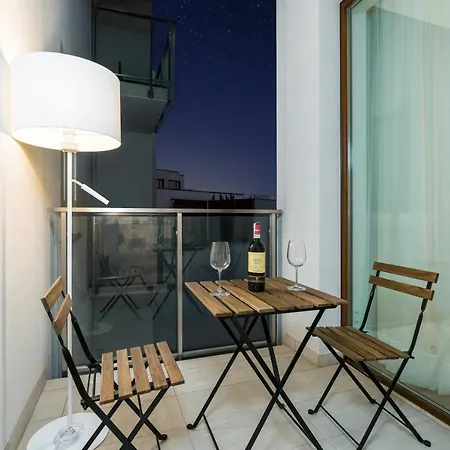 Apartment Luxurious Studio Old Town By Renters