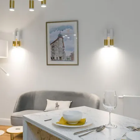 Luxurious Studio Old Town By Renters *