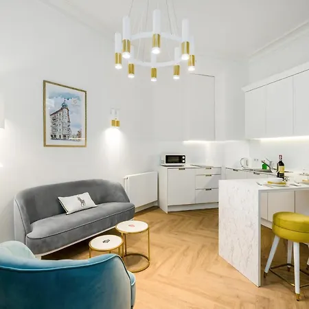 Luxurious Studio Old Town By Renters Apartament *