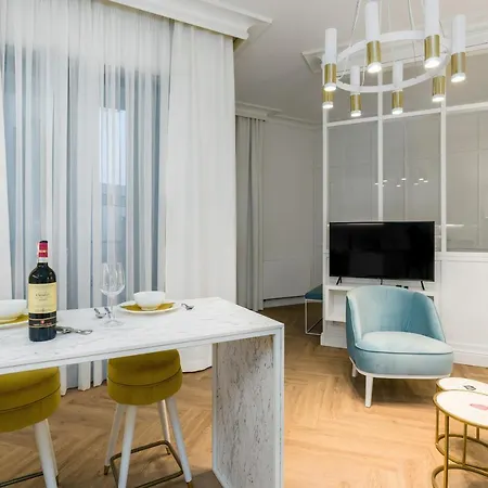 Luxurious Studio Old Town By Renters Poznań